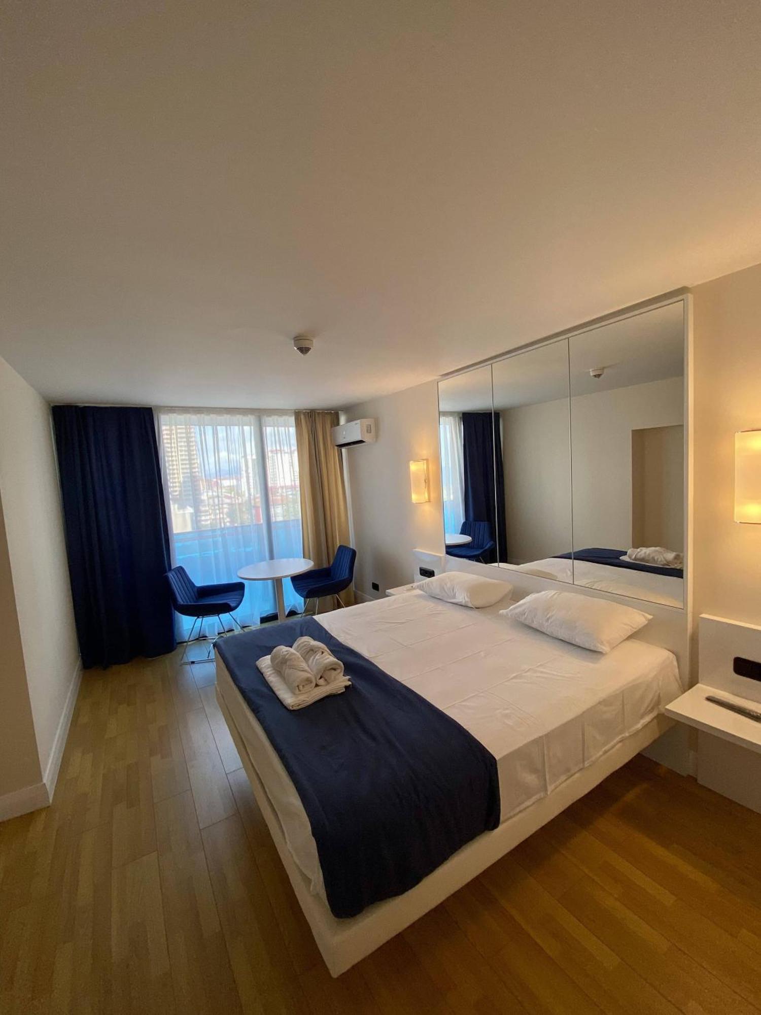 Апартаменты-студио Batumi Orbi Экстерьер фото